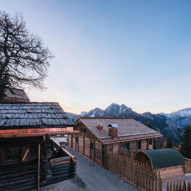 Chalets with a view on the Dolomites