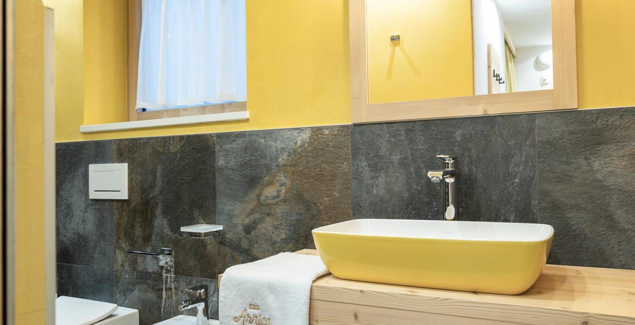 Bagno con lavabo, WC e bidet - Ciasa Arnica