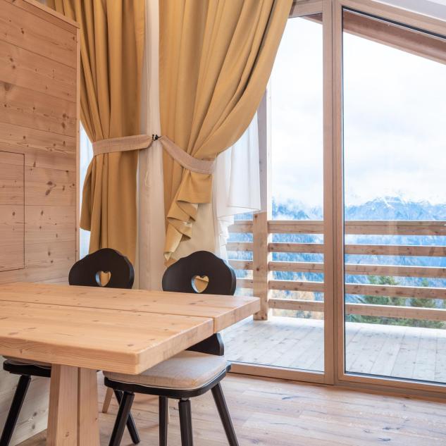 Living area with balcony - Ciasa Arnica